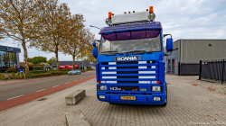 20251019-Tom-Holding-00385